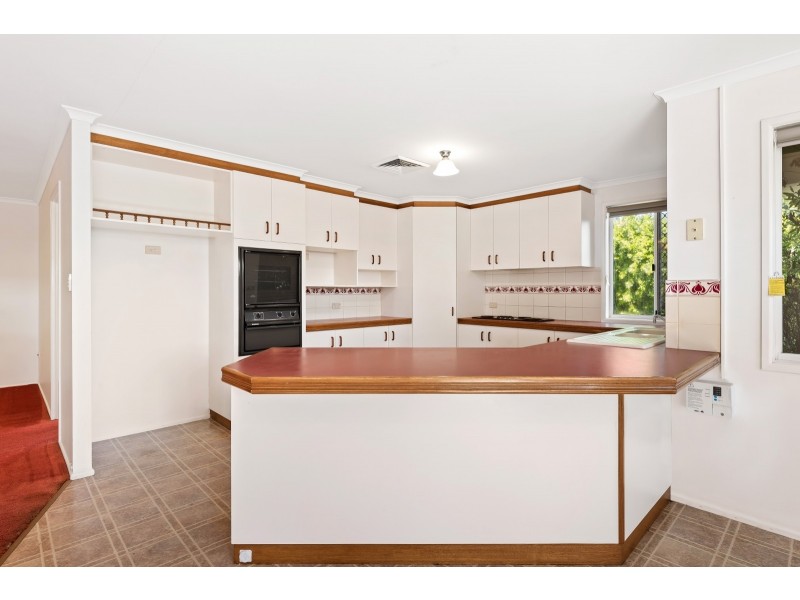 17 Heather Street, Kearneys Spring QLD 4350