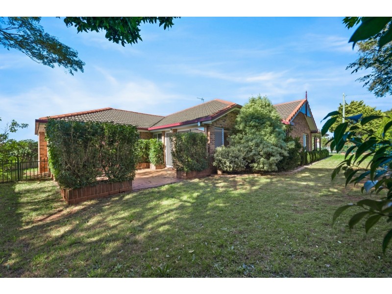 17 Heather Street, Kearneys Spring QLD 4350