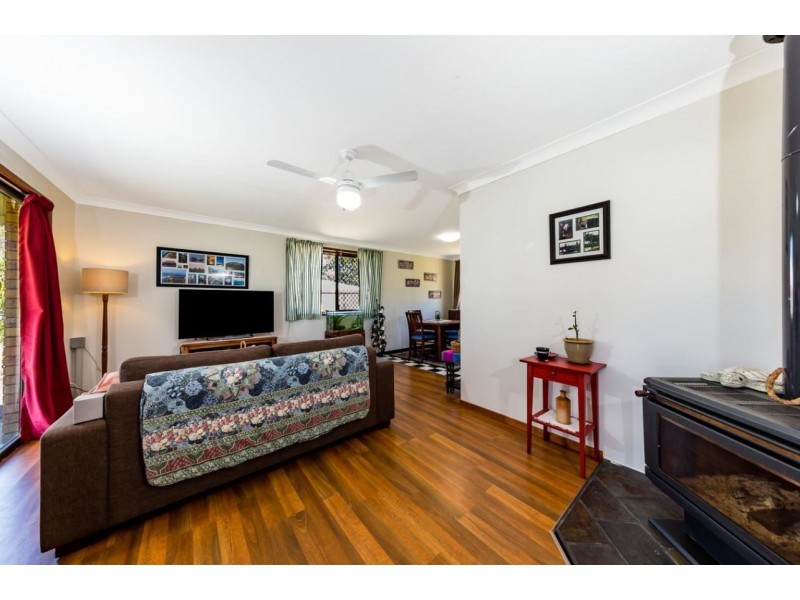 2 Palmerstone Court, Wyreema QLD 4352