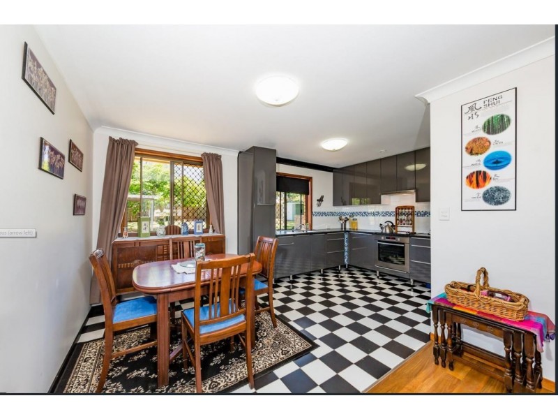 2 Palmerstone Court, Wyreema QLD 4352