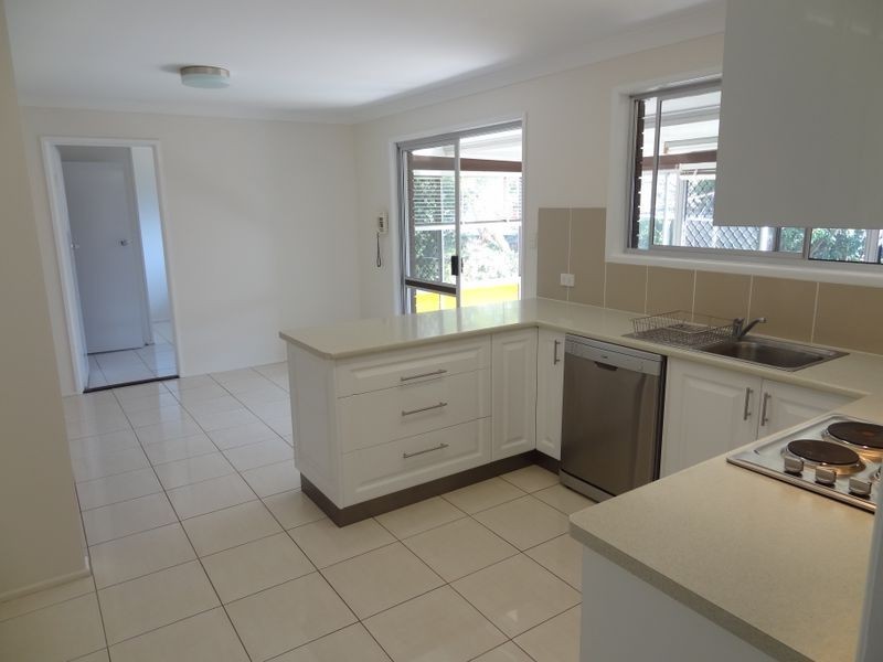 11 Jason Street, Blue Mountain Heights QLD 4350
