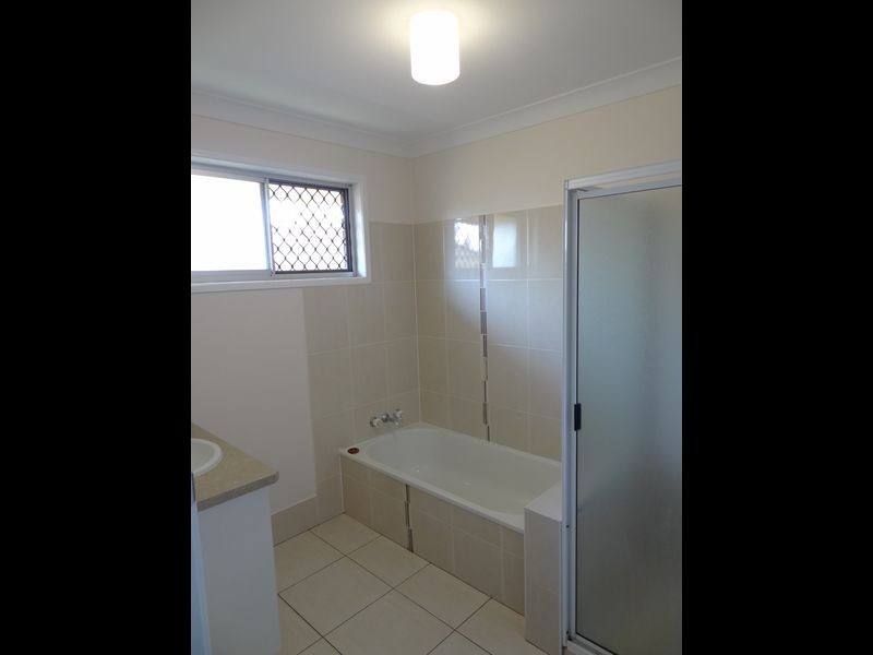 11 Jason Street, Blue Mountain Heights QLD 4350