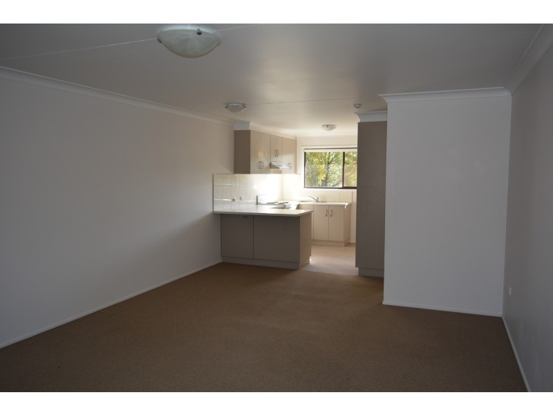 10/329 West Street, Harristown QLD 4350