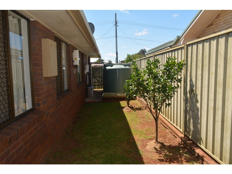 6 Birch Court, Darling Heights QLD 4350