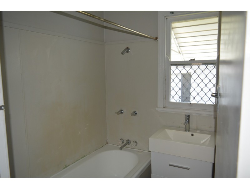 3a Chamberlain Street, North Toowoomba QLD 4350