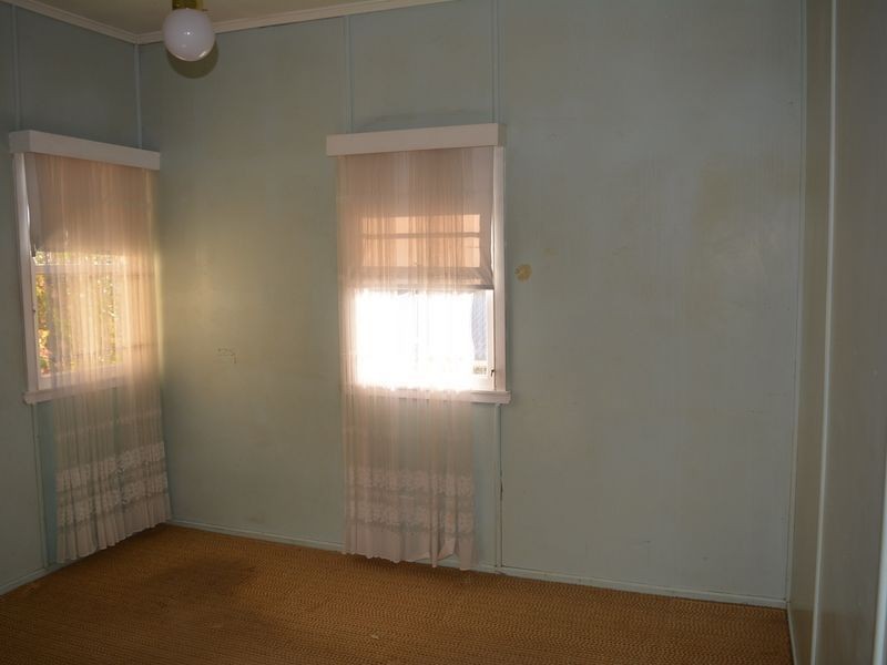 54 Crown Street, Rangeville QLD 4350