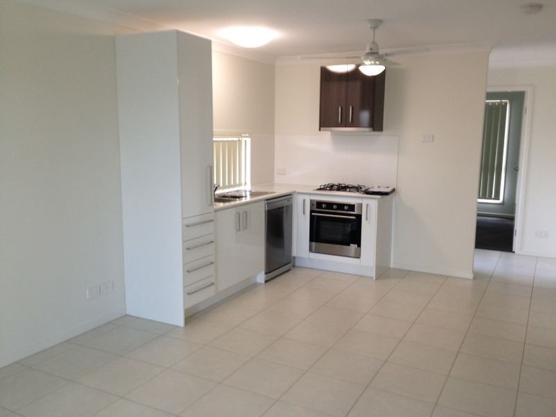 7b Bishop Street, Cambooya QLD 4358