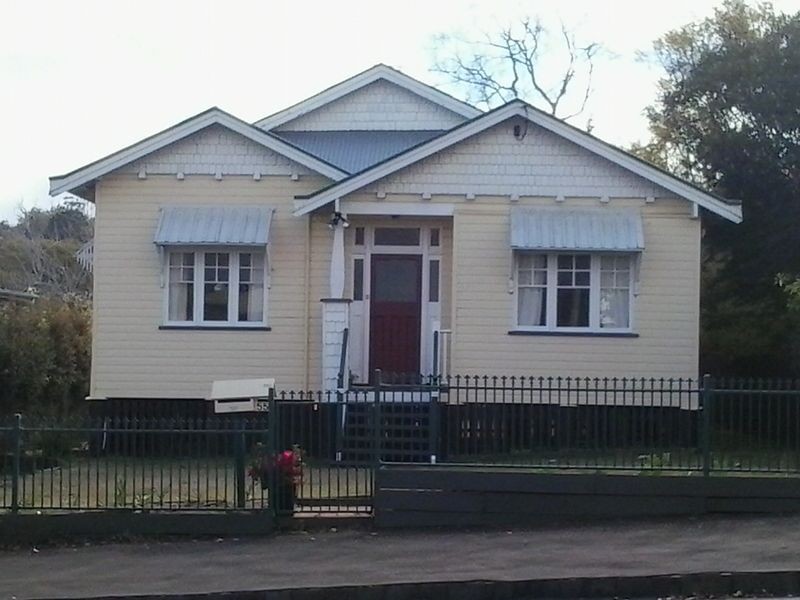 55 Bridge Street, Mount Lofty QLD 4350