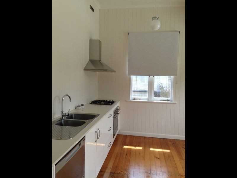 55 Bridge Street, Mount Lofty QLD 4350