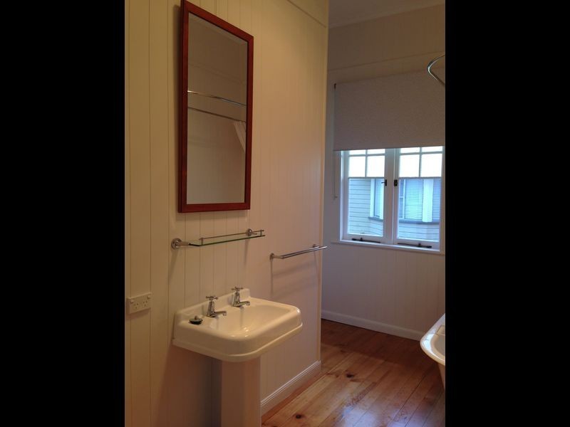 55 Bridge Street, Mount Lofty QLD 4350