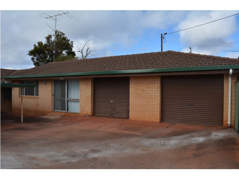 1/298 Mackenzie Street, Rangeville QLD 4350