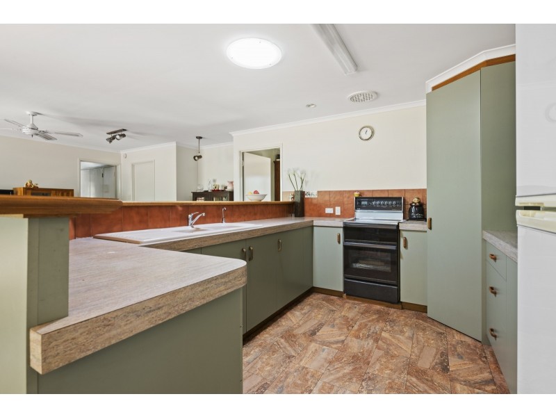 12 Esperanto Court, Kearneys Spring QLD 4350