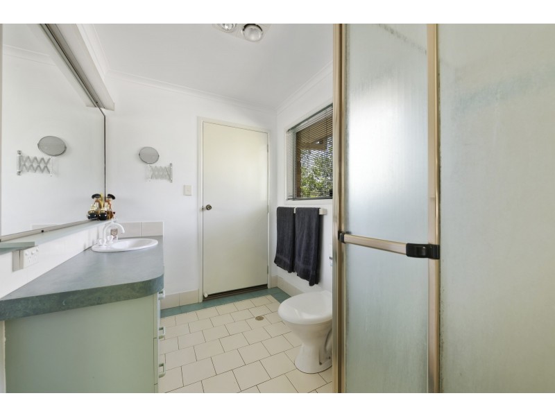 12 Esperanto Court, Kearneys Spring QLD 4350