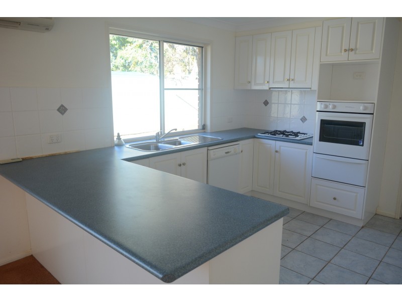 8 Kruiswijk Court, Middle Ridge QLD 4350