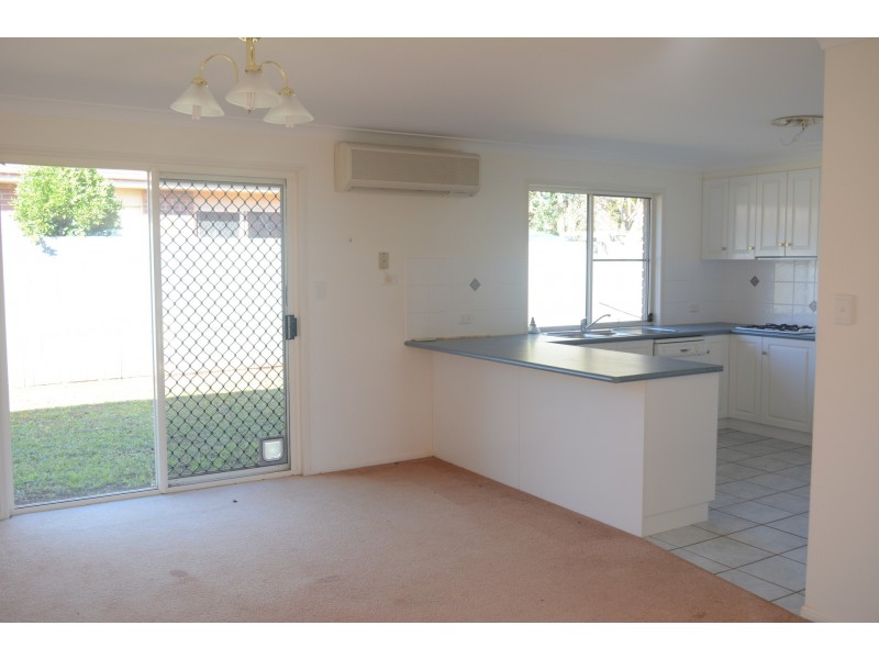 8 Kruiswijk Court, Middle Ridge QLD 4350