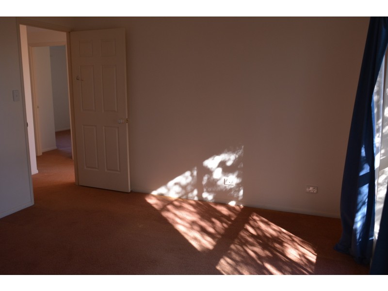 8 Kruiswijk Court, Middle Ridge QLD 4350