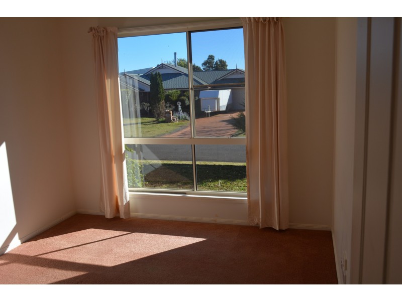 8 Kruiswijk Court, Middle Ridge QLD 4350