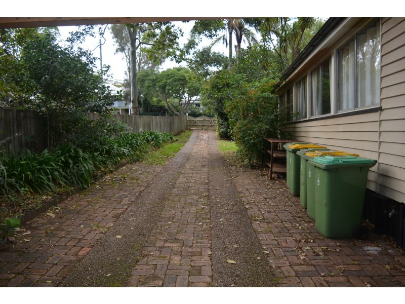 11 Mary Street, Mount Lofty QLD 4350