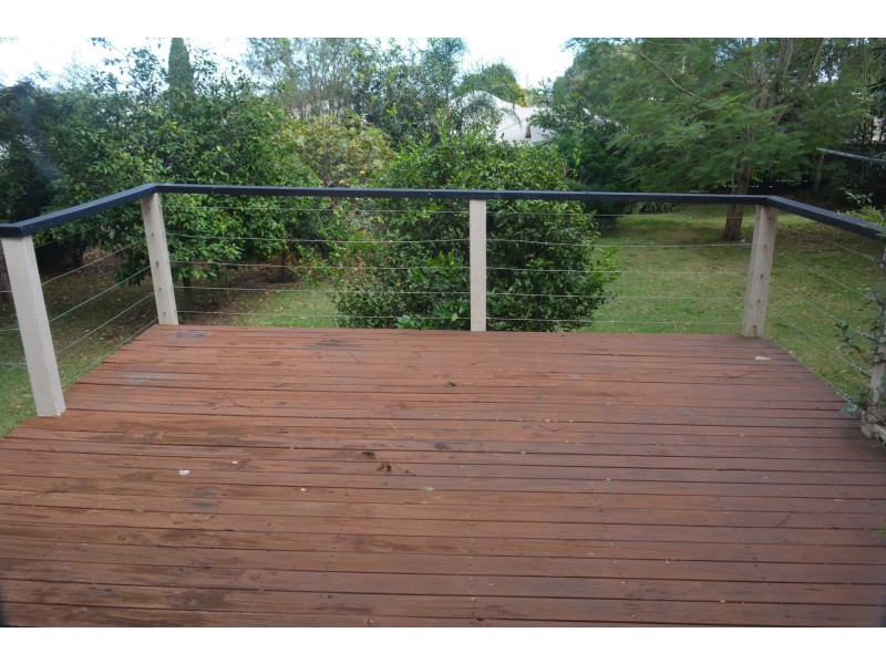 11 Mary Street, Mount Lofty QLD 4350