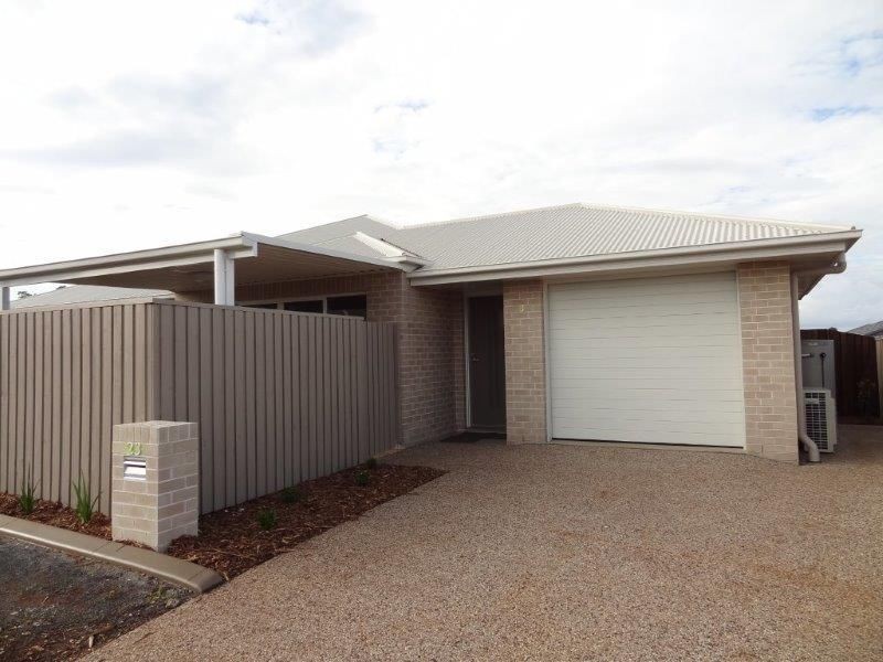 3/23 McMorrow Street, Kearneys Spring QLD 4350