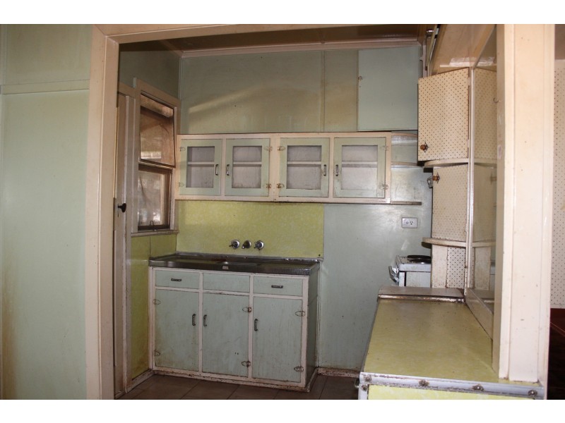 4 Stehn Street, Harristown QLD 4350