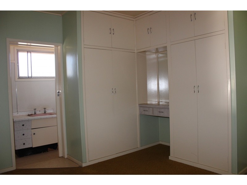 4 Stehn Street, Harristown QLD 4350