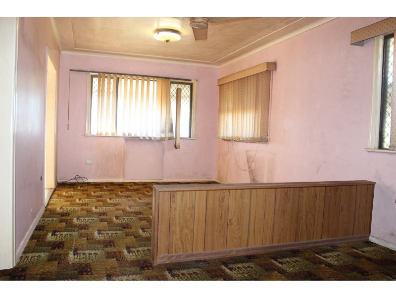 4 Stehn Street, Harristown QLD 4350