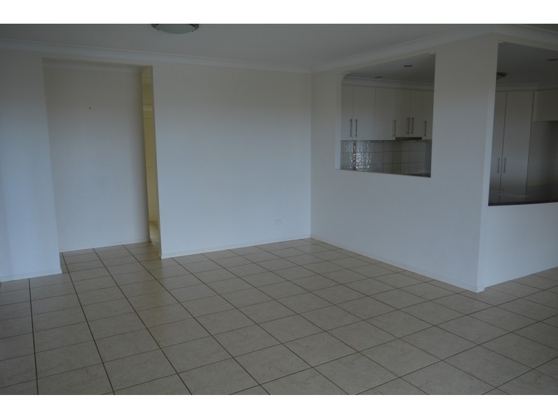 13 Dodson Crescent, Mount Kynoch QLD 4350