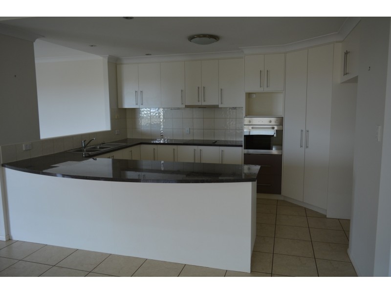 13 Dodson Crescent, Mount Kynoch QLD 4350