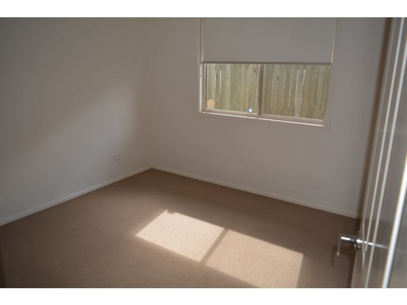 13 Dodson Crescent, Mount Kynoch QLD 4350