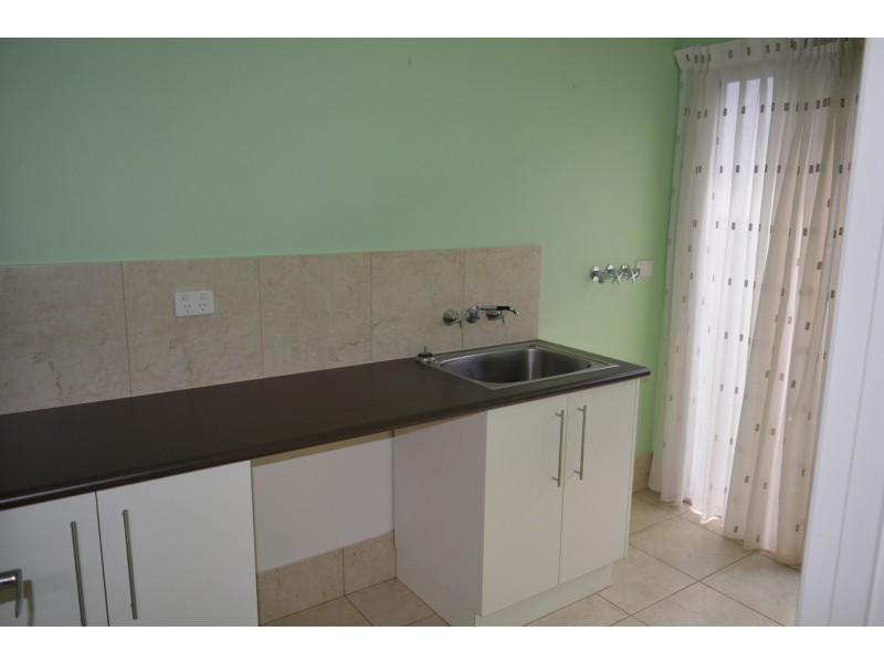 13 Dodson Crescent, Mount Kynoch QLD 4350