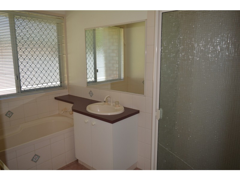 20 Mengel Court, Middle Ridge QLD 4350