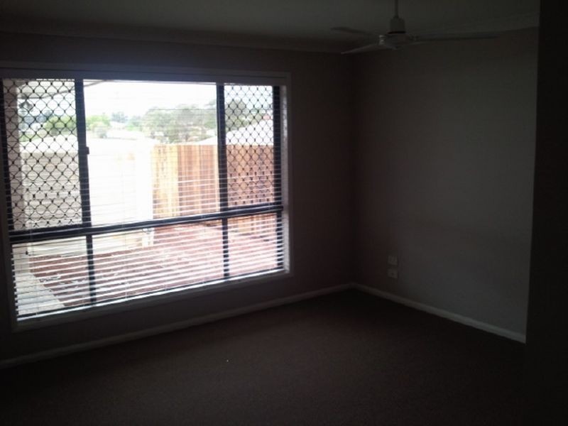 8 Dixon Court, Blue Mountain Heights QLD 4350