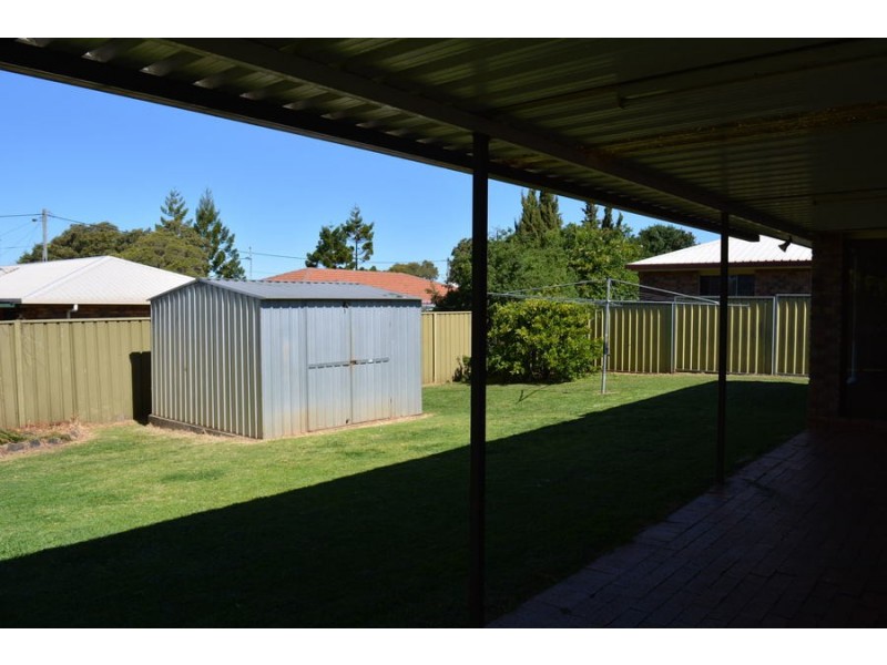 20 Broadfoot Street, Kearneys Spring QLD 4350
