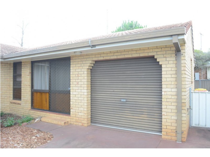 2/18 Hawker Street, Wilsonton QLD 4350