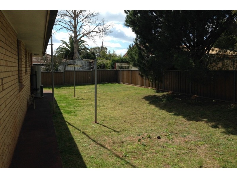 2/18 Hawker Street, Wilsonton QLD 4350