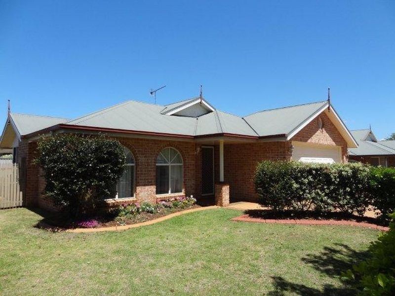 14 Elvery Court, Middle Ridge QLD 4350