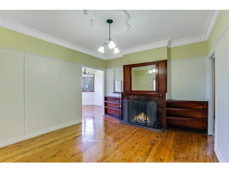 15 Mary Street, Mount Lofty QLD 4350