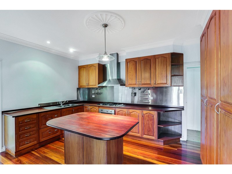 15 Mary Street, Mount Lofty QLD 4350