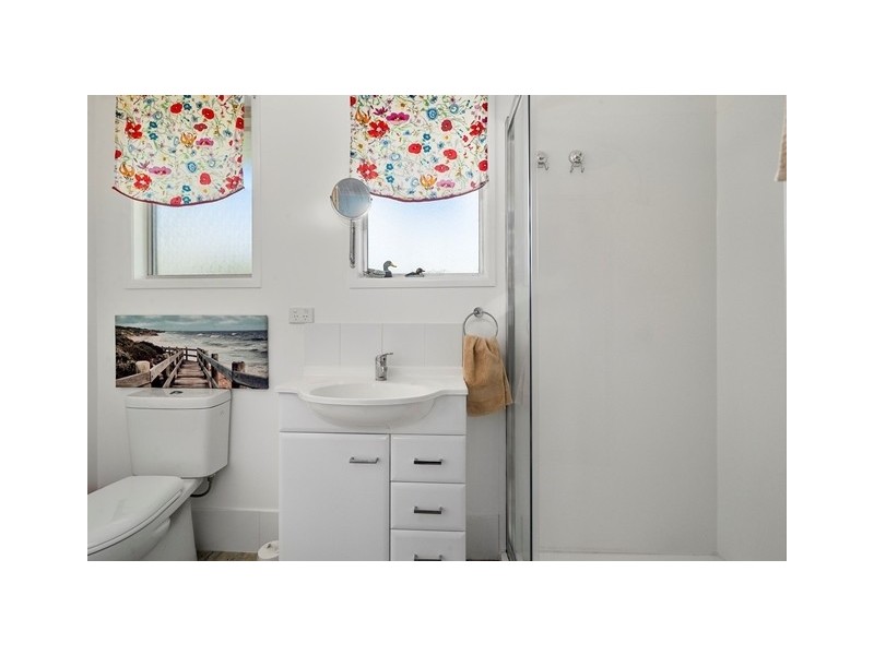 53 Hillview Avenue, Newtown QLD 4350