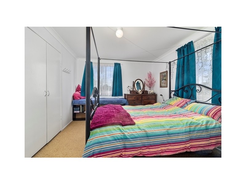 53 Hillview Avenue, Newtown QLD 4350