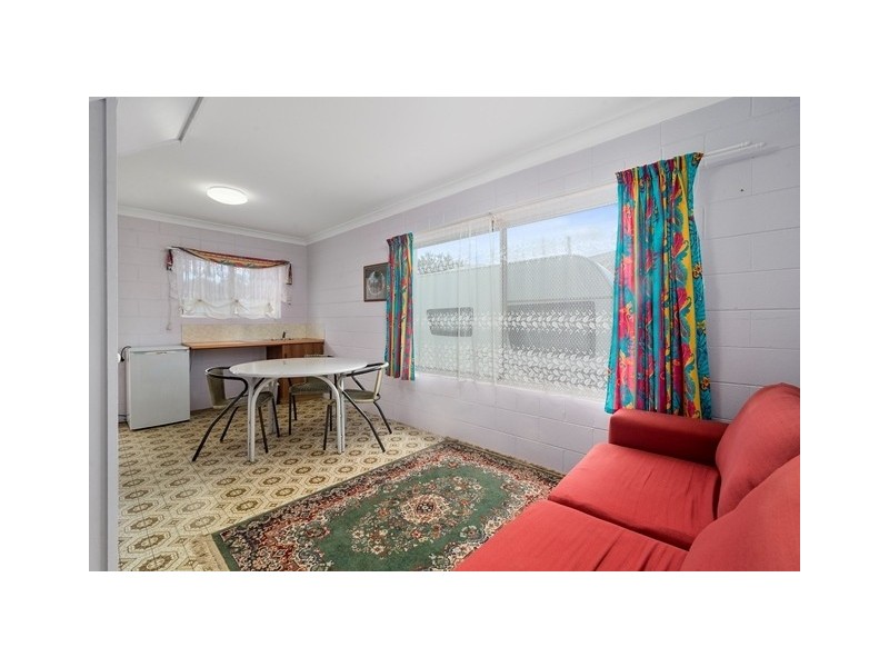 53 Hillview Avenue, Newtown QLD 4350