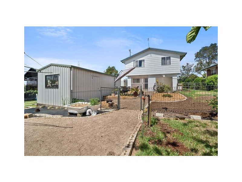 53 Hillview Avenue, Newtown QLD 4350