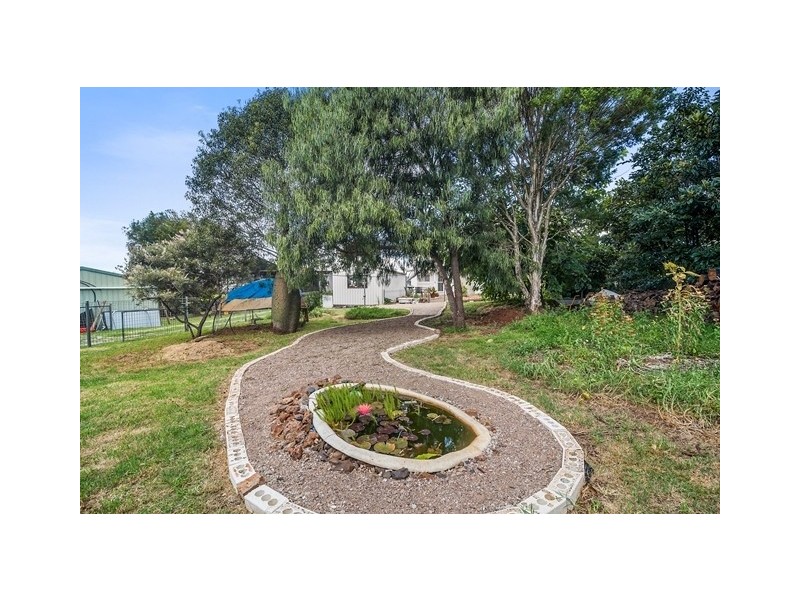 53 Hillview Avenue, Newtown QLD 4350