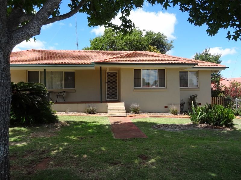 2 Dora Street, South Toowoomba QLD 4350