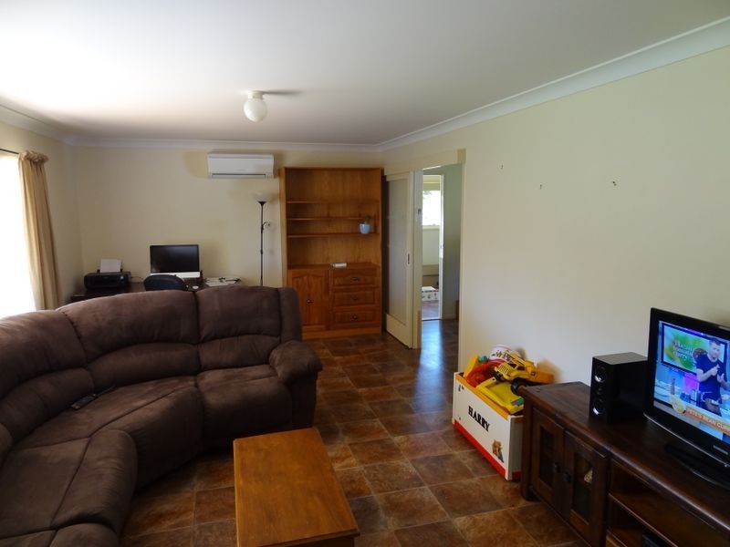 2 Dora Street, South Toowoomba QLD 4350