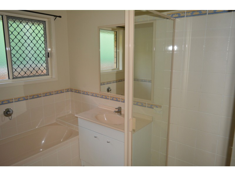 8 Maguire Court, Harristown QLD 4350