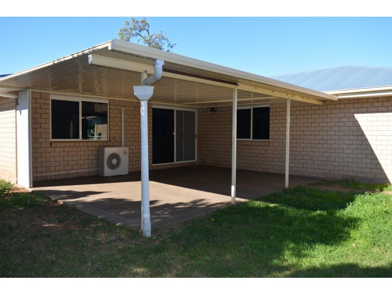 8 Maguire Court, Harristown QLD 4350