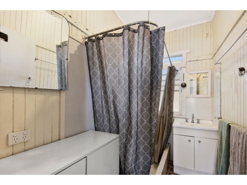 6 Head Street, Centenary Heights QLD 4350