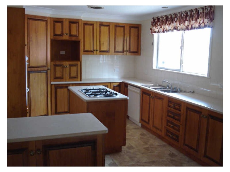 24 Mary Street, Mount Lofty QLD 4350